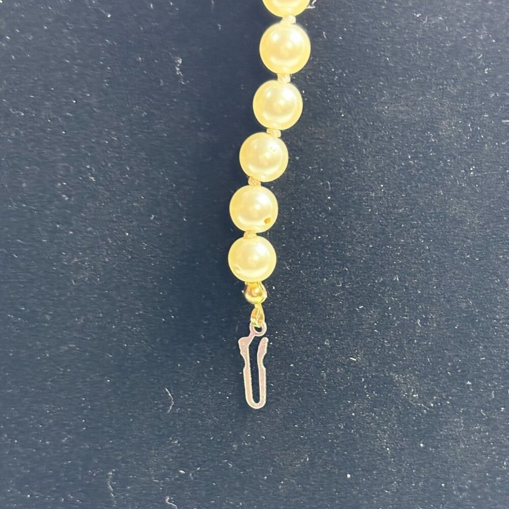Vintage Faux Pearl Necklace with Ornate Clasp · Timeless Classic Elegance · 30” - Picture 5 of 8